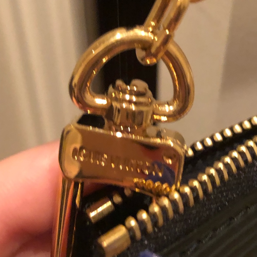 LV black pochette bag💵 - Picture 5 of 5